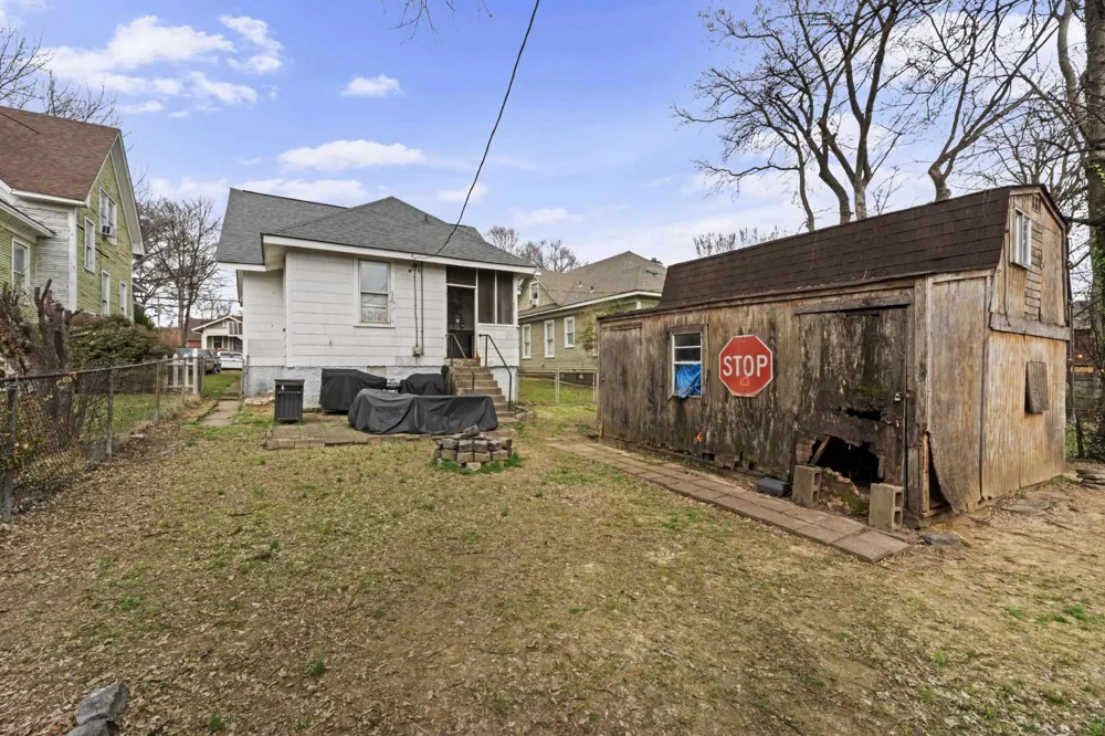 1995 COURT AVE Memphis, TN 38104
