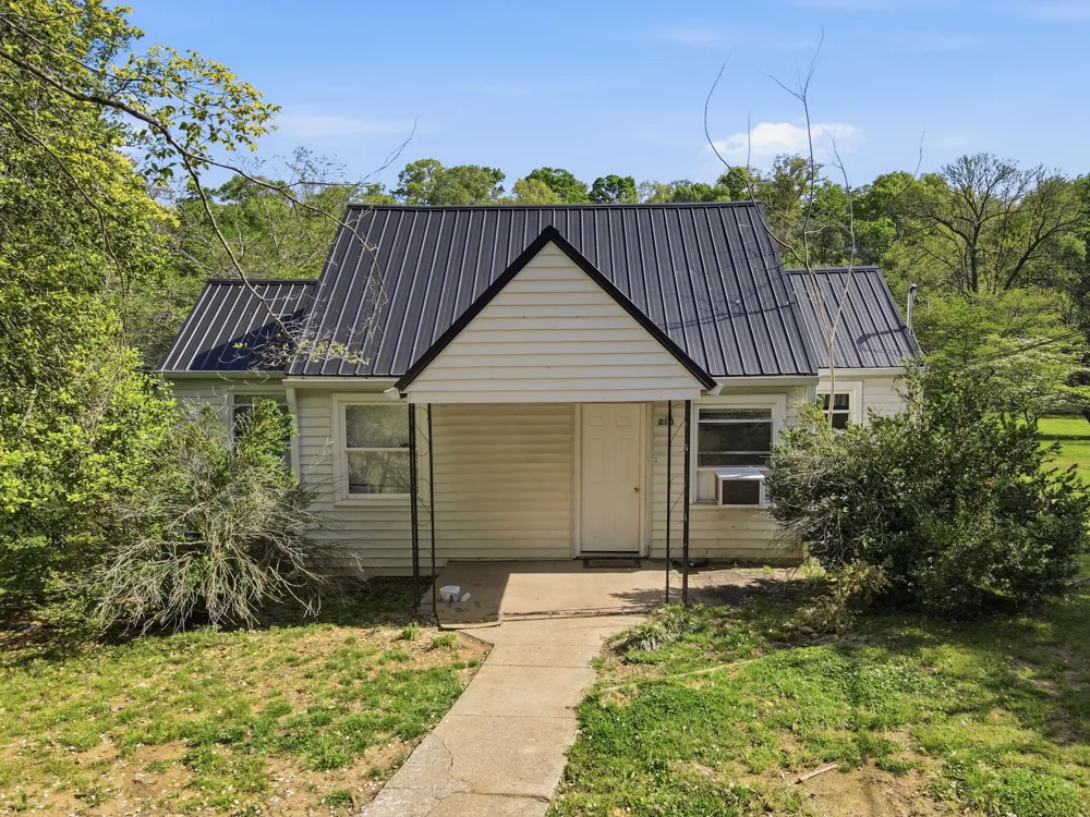 212 Westwood Dr McMinnville, TN 37110
