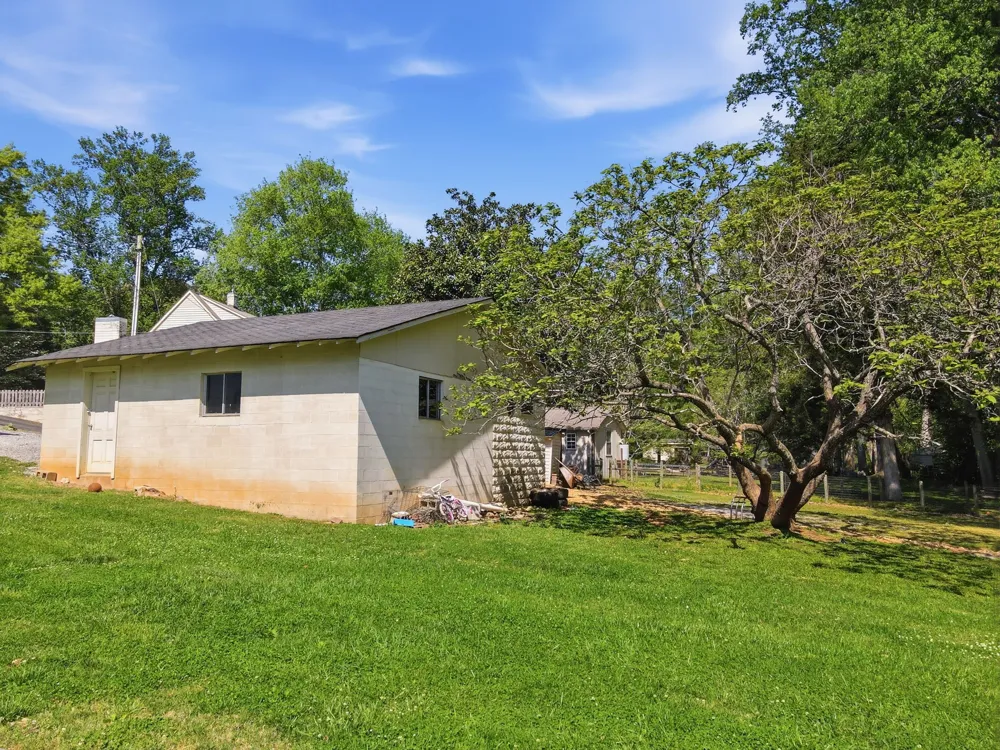 212 Westwood Dr McMinnville, TN 37110