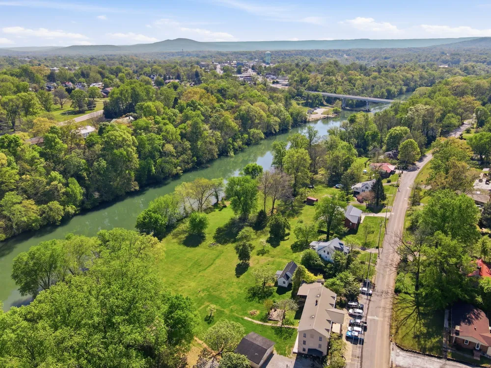 212 Westwood Dr McMinnville, TN 37110