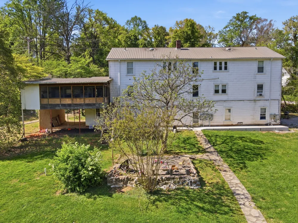 212 Westwood Dr McMinnville, TN 37110