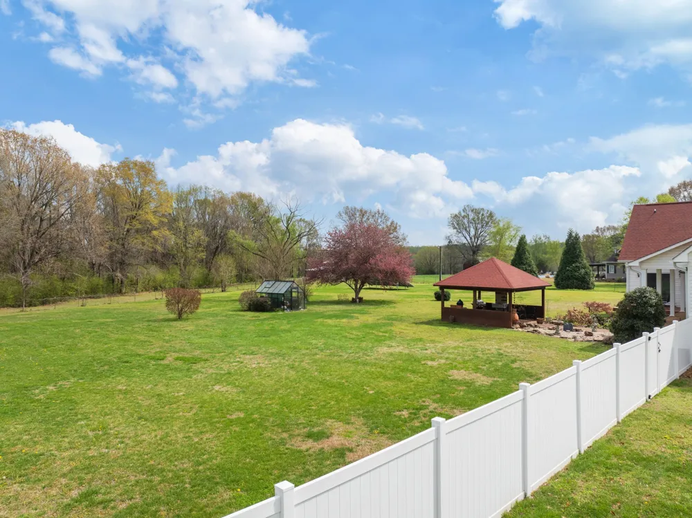 6544 Highway 436 Mc Kenzie, TN 38201