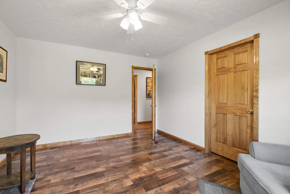 1549 Trace Creek Rd Mc Ewen, TN 37101