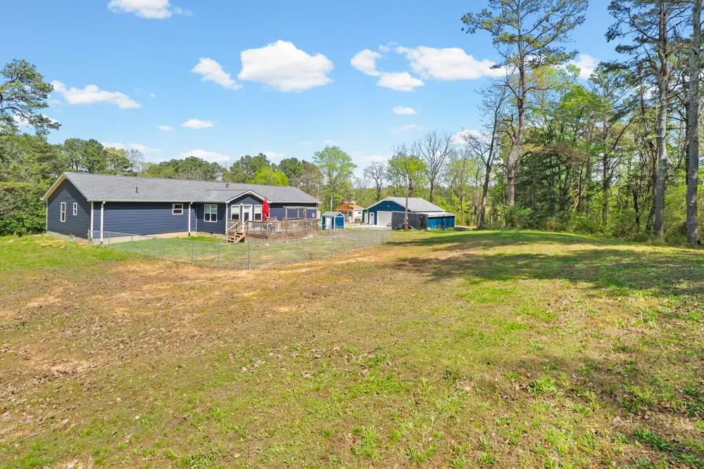 1549 Trace Creek Rd Mc Ewen, TN 37101