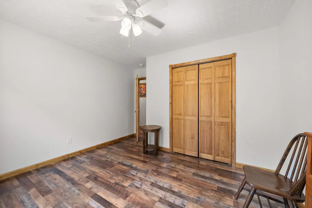 1549 Trace Creek Rd Mc Ewen, TN 37101