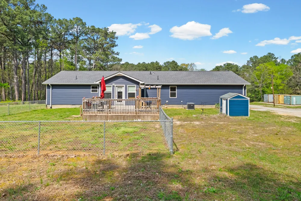 1549 Trace Creek Rd Mc Ewen, TN 37101