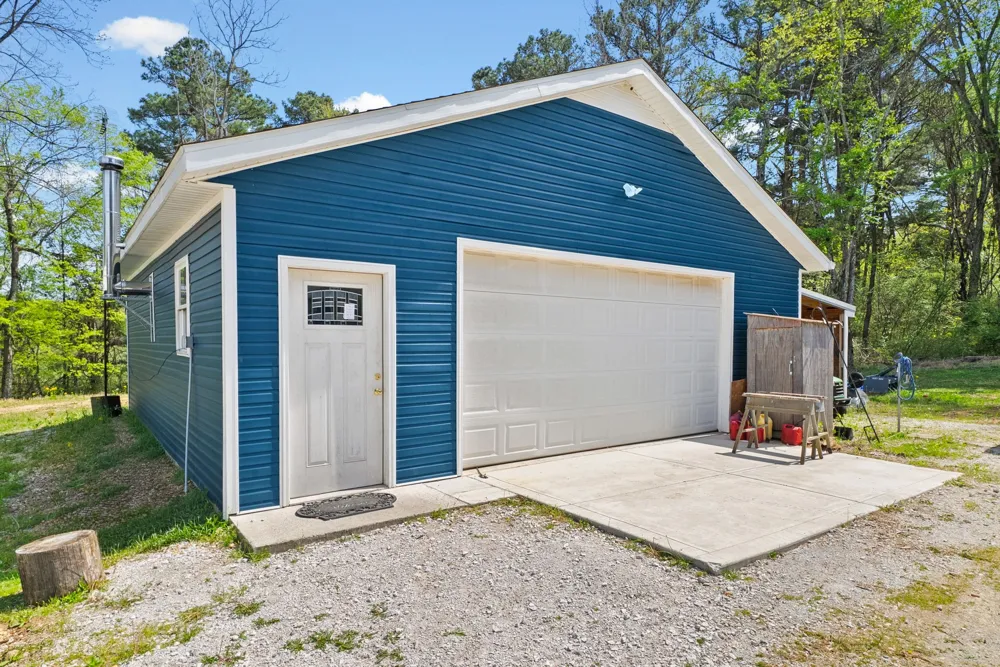1549 Trace Creek Rd Mc Ewen, TN 37101