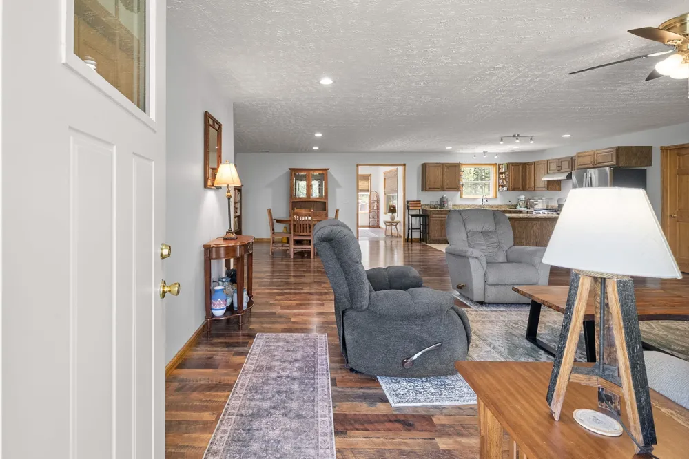 1549 Trace Creek Rd Mc Ewen, TN 37101