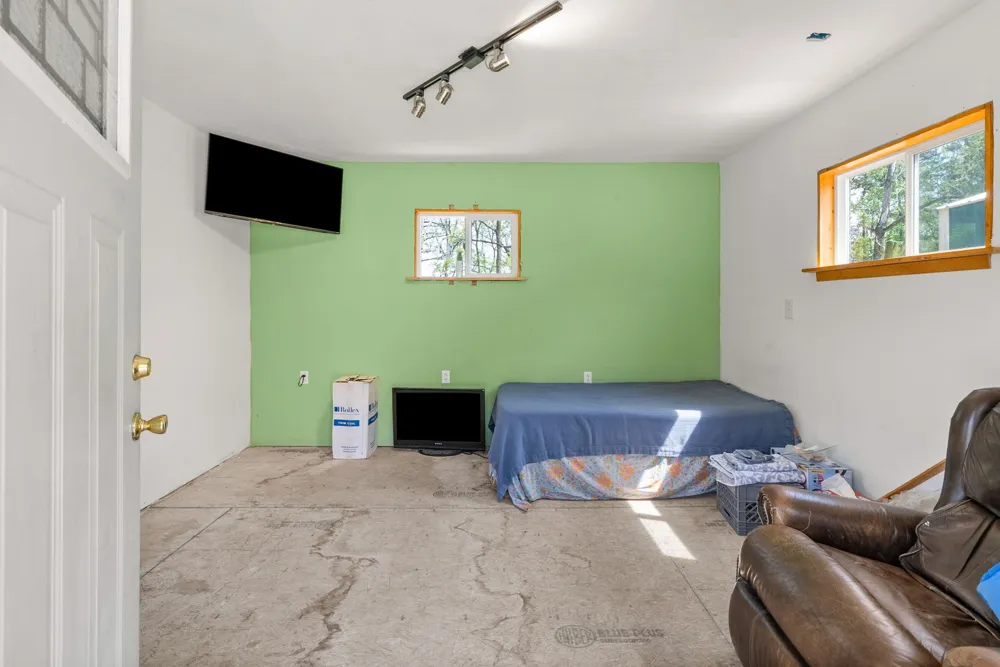 1549 Trace Creek Rd Mc Ewen, TN 37101