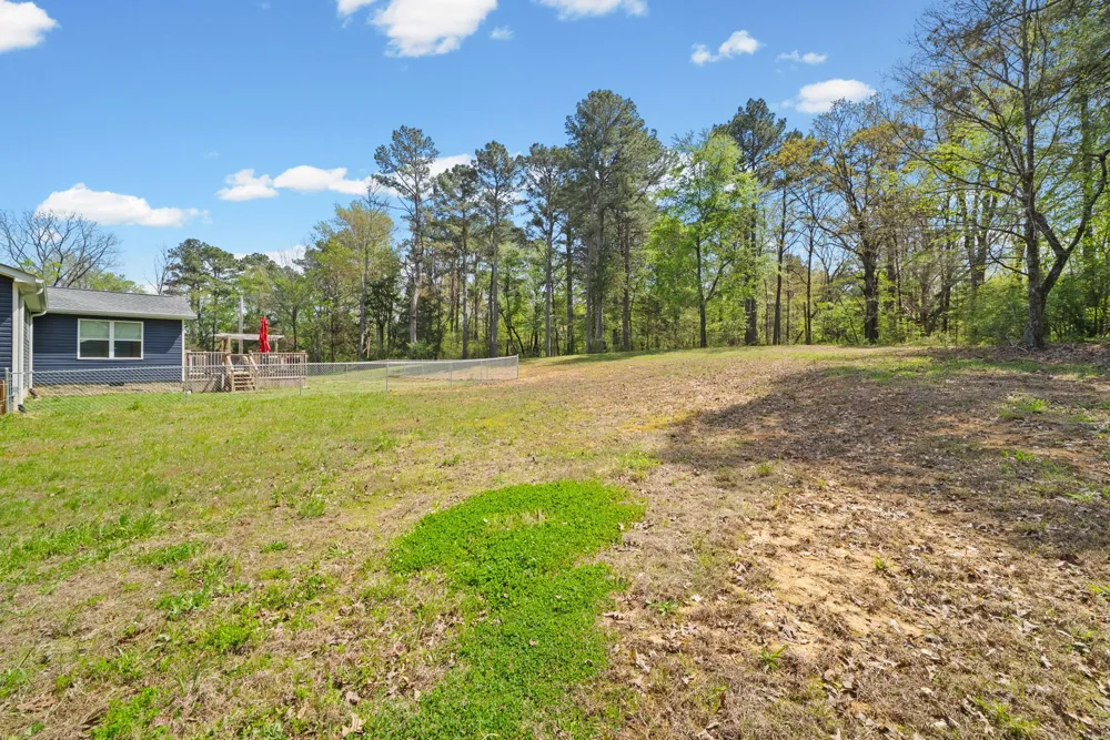 1549 Trace Creek Rd Mc Ewen, TN 37101