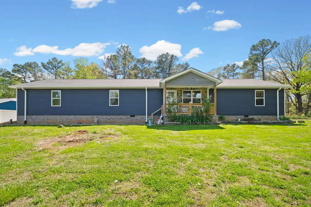 1549 Trace Creek Rd Mc Ewen, TN 37101