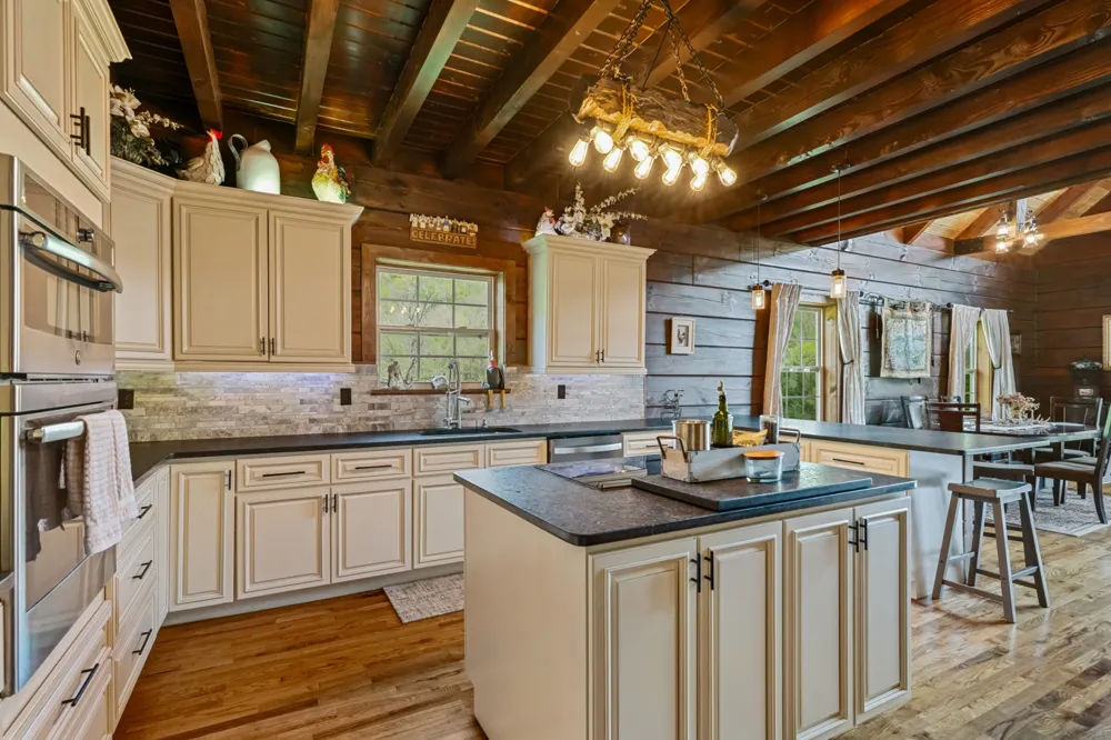 4818 Ensor Hollow Rd Buffalo Valley, TN 38548