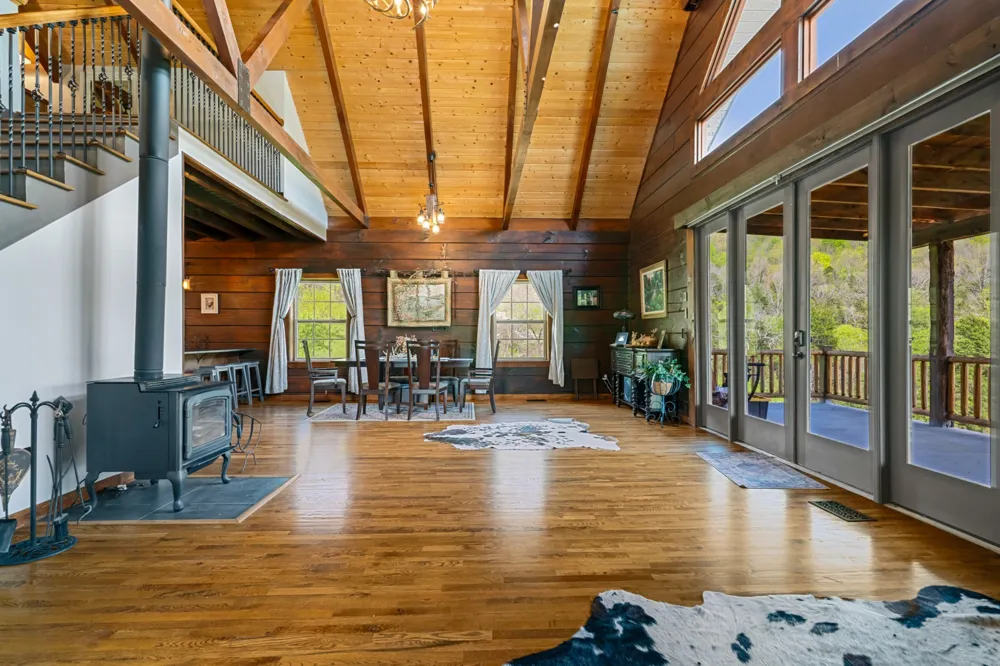 4818 Ensor Hollow Rd Buffalo Valley, TN 38548