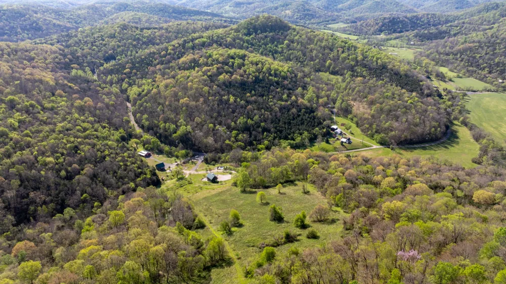 4818 Ensor Hollow Rd Buffalo Valley, TN 38548