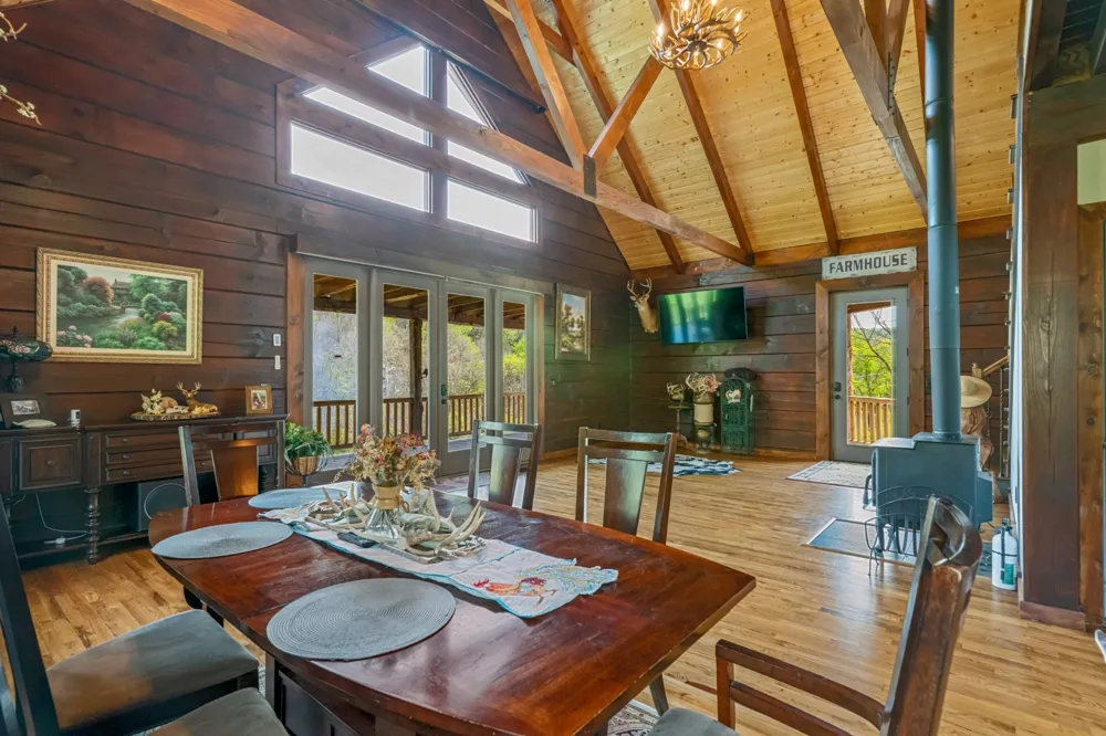 4818 Ensor Hollow Rd Buffalo Valley, TN 38548
