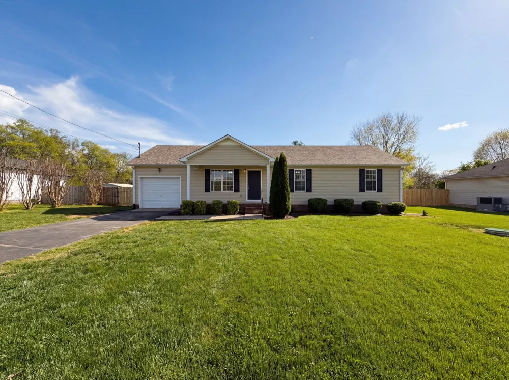2310 Forrest Fields Dr Chapel Hill, TN 37034