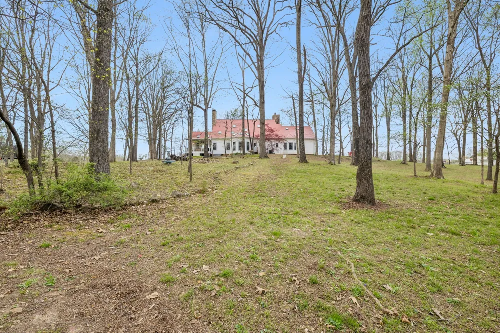 901 Town Branch Rd Charlotte, TN 37036