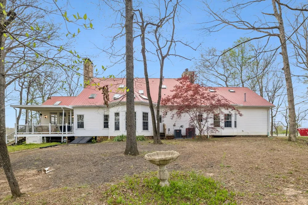 901 Town Branch Rd Charlotte, TN 37036