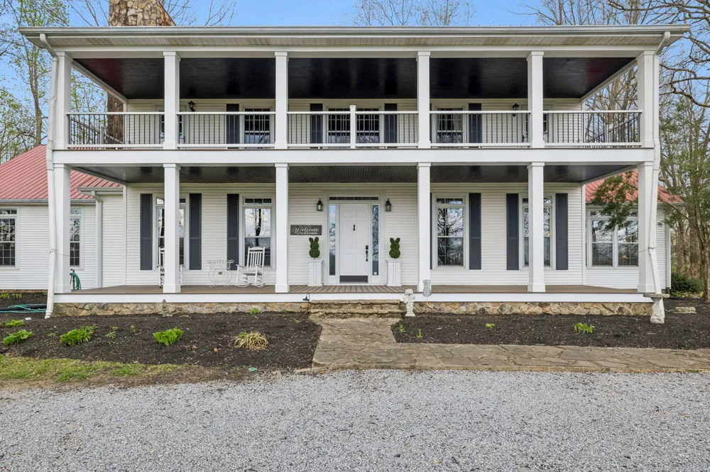 901 Town Branch Rd Charlotte, TN 37036