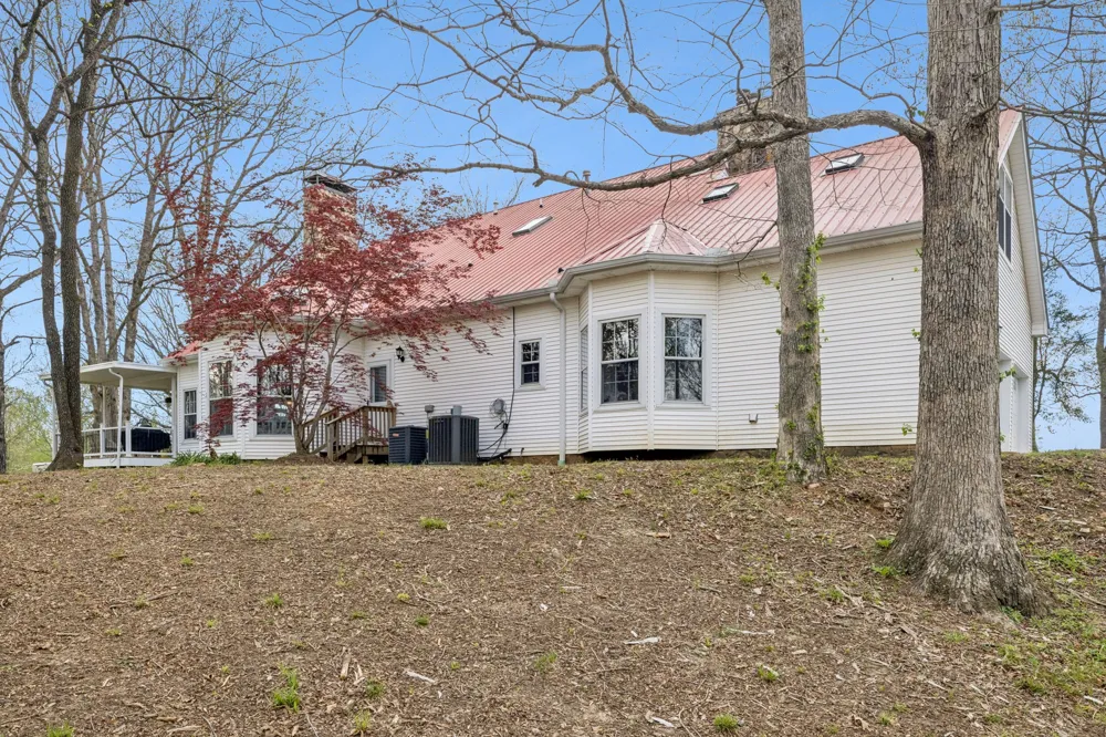 901 Town Branch Rd Charlotte, TN 37036