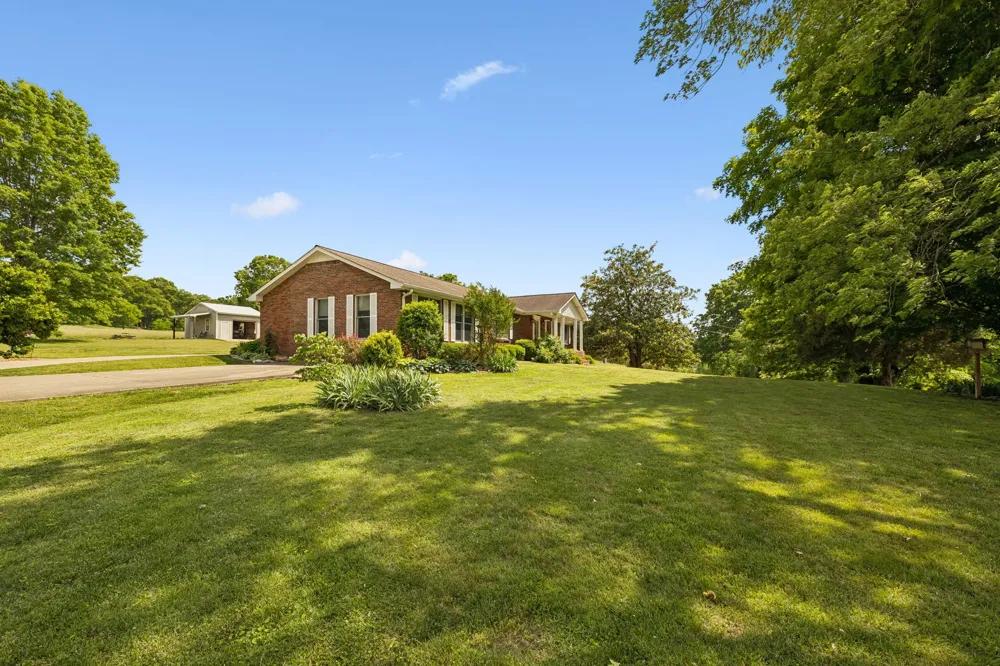 12 Charles Apple Ln Brush Creek, TN 38547