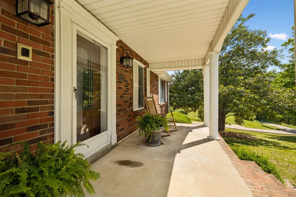 12 Charles Apple Ln Brush Creek, TN 38547