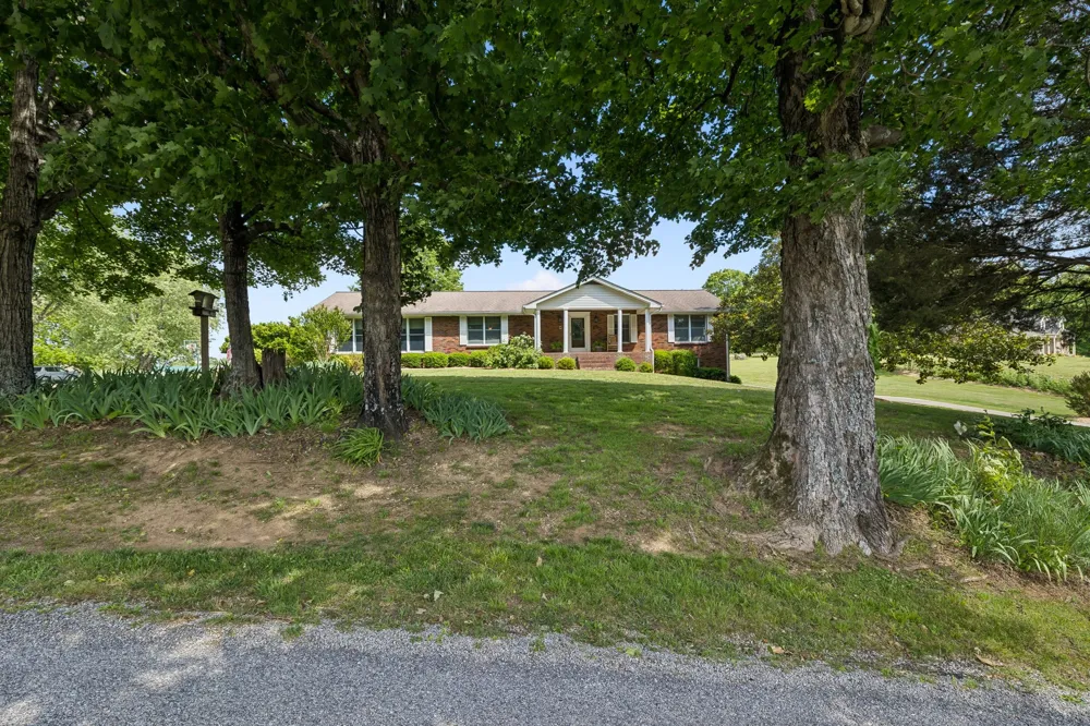 12 Charles Apple Ln Brush Creek, TN 38547