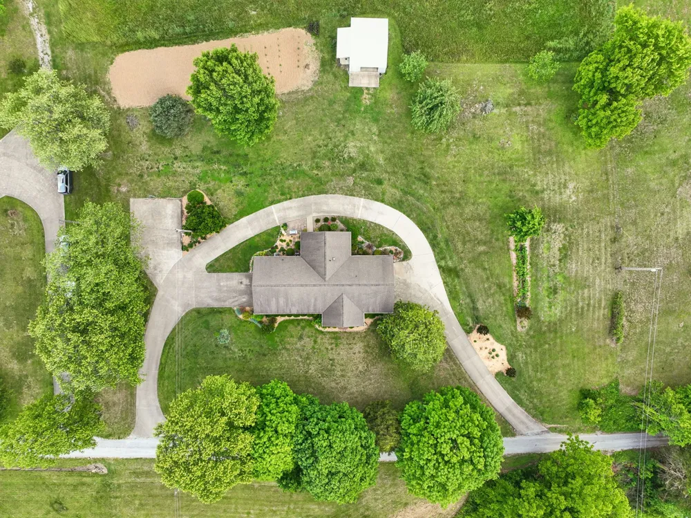 12 Charles Apple Ln Brush Creek, TN 38547