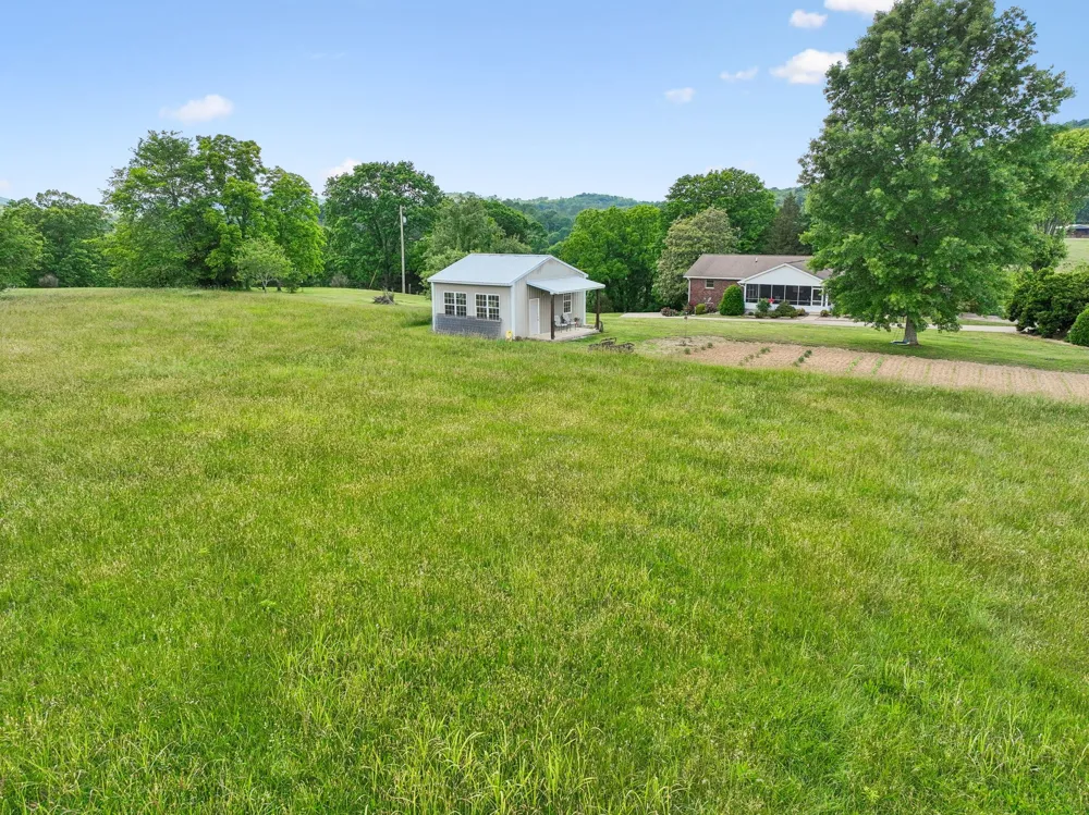 12 Charles Apple Ln Brush Creek, TN 38547