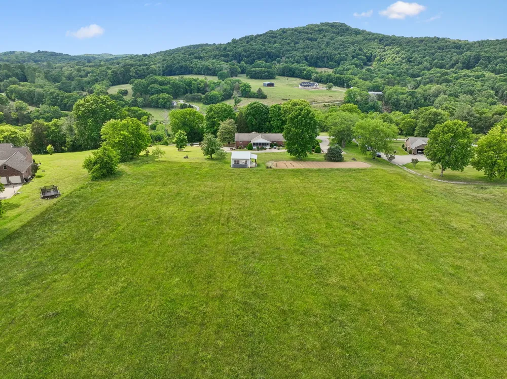 12 Charles Apple Ln Brush Creek, TN 38547
