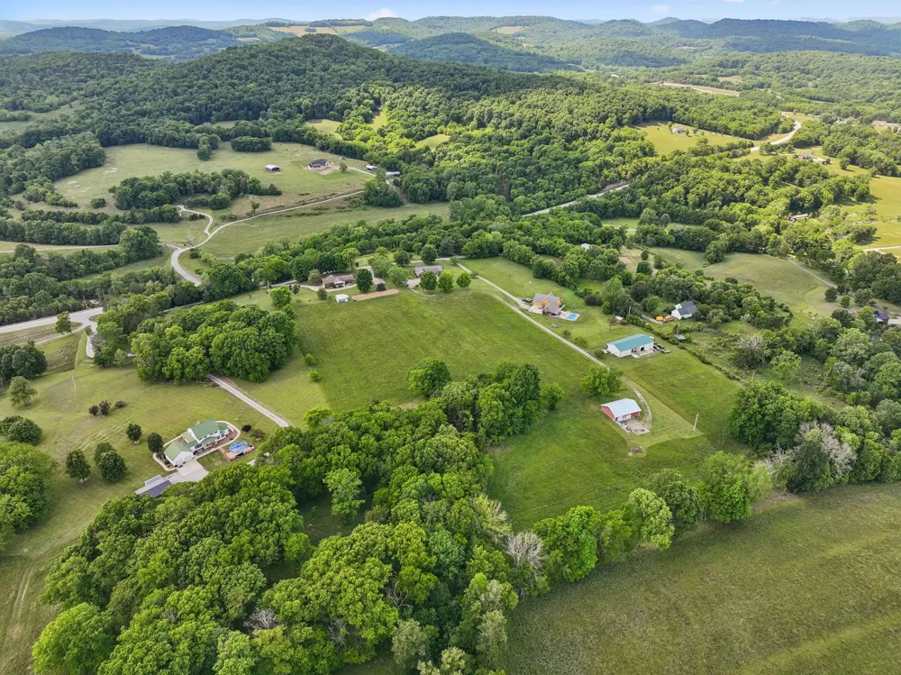 12 Charles Apple Ln Brush Creek, TN 38547