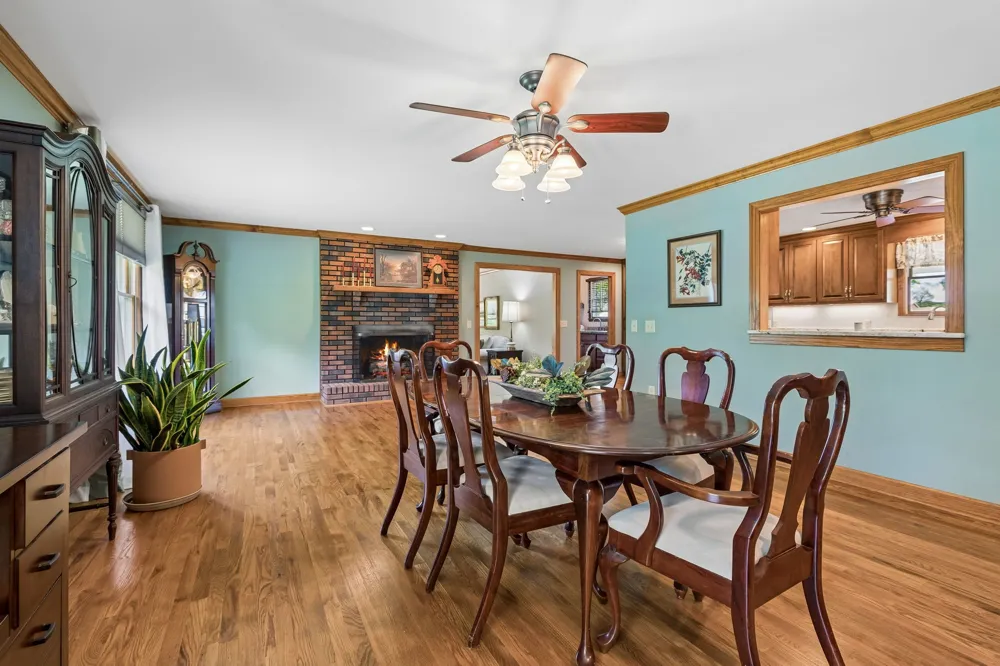 12 Charles Apple Ln Brush Creek, TN 38547