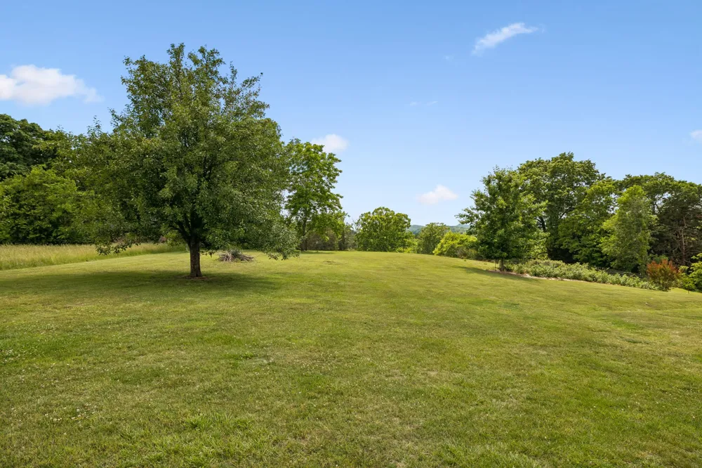 12 Charles Apple Ln Brush Creek, TN 38547