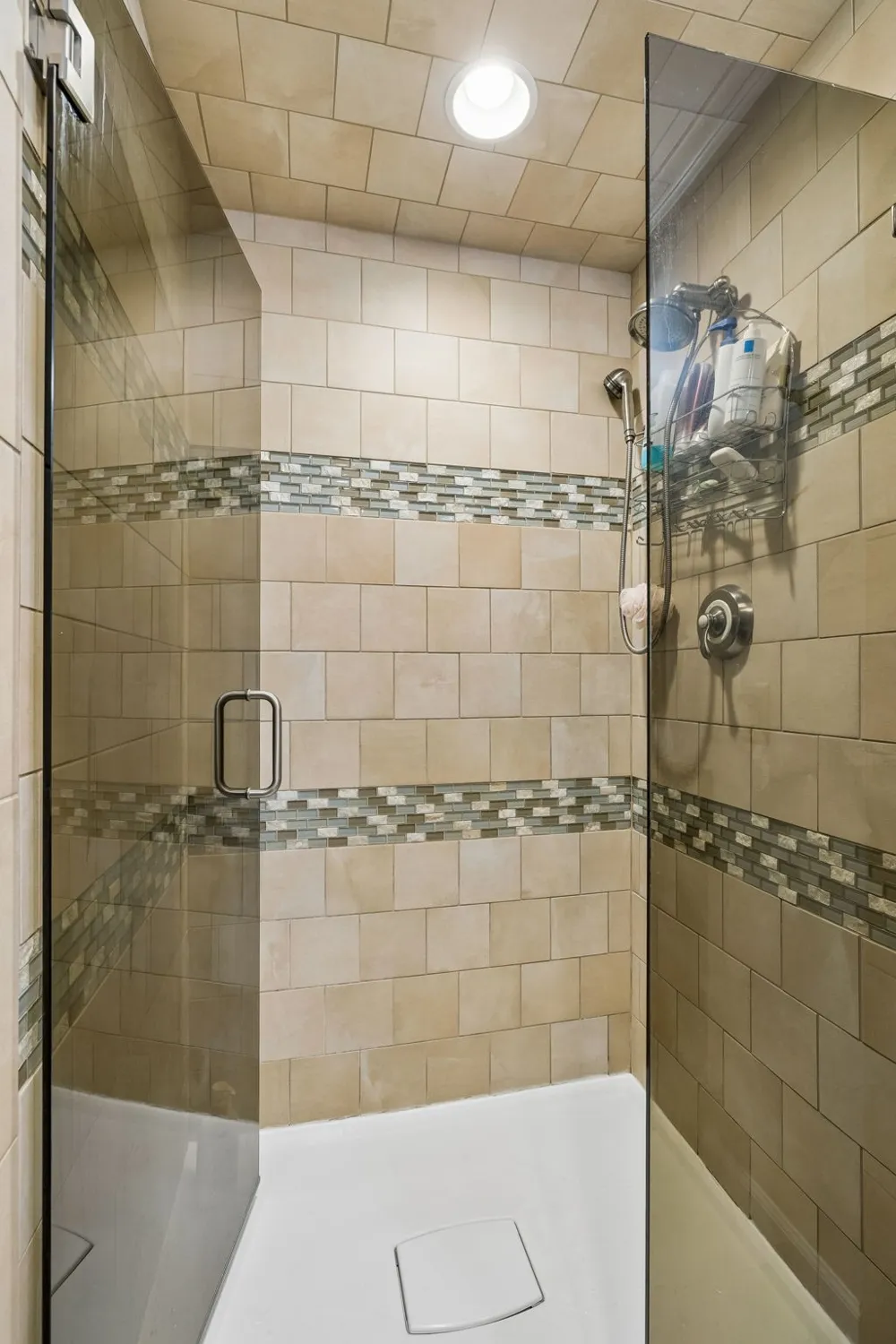 12 Charles Apple Ln Brush Creek, TN 38547