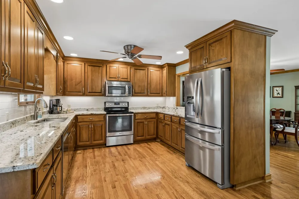 12 Charles Apple Ln Brush Creek, TN 38547