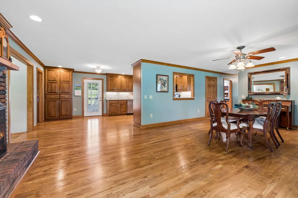 12 Charles Apple Ln Brush Creek, TN 38547