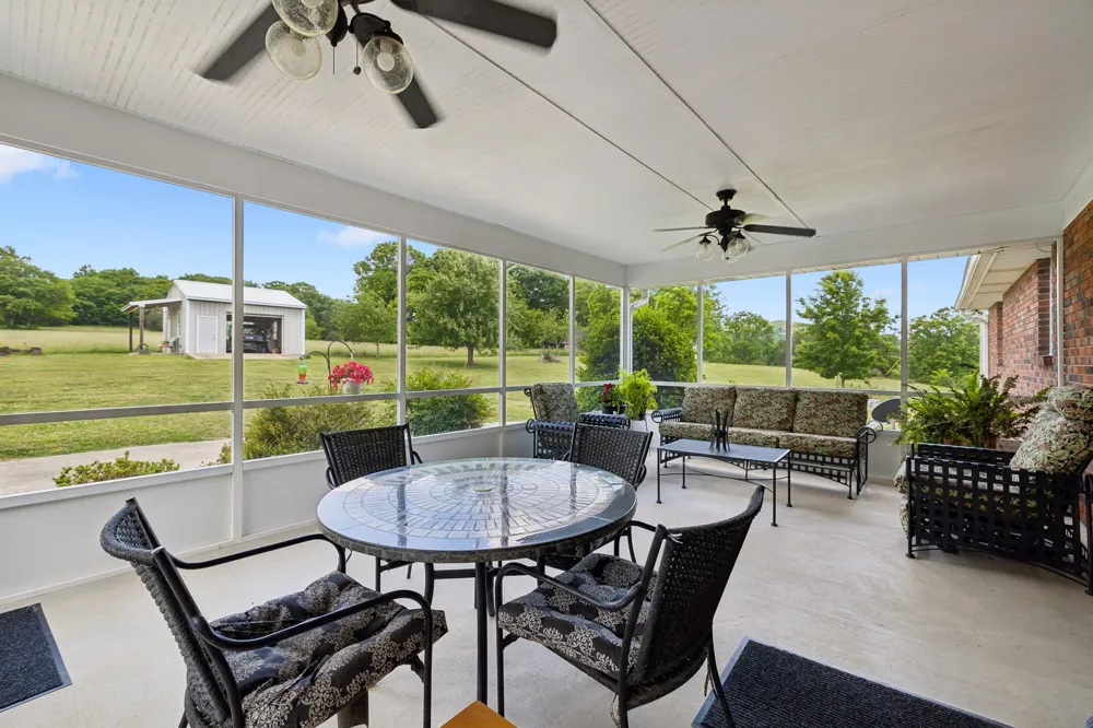 12 Charles Apple Ln Brush Creek, TN 38547