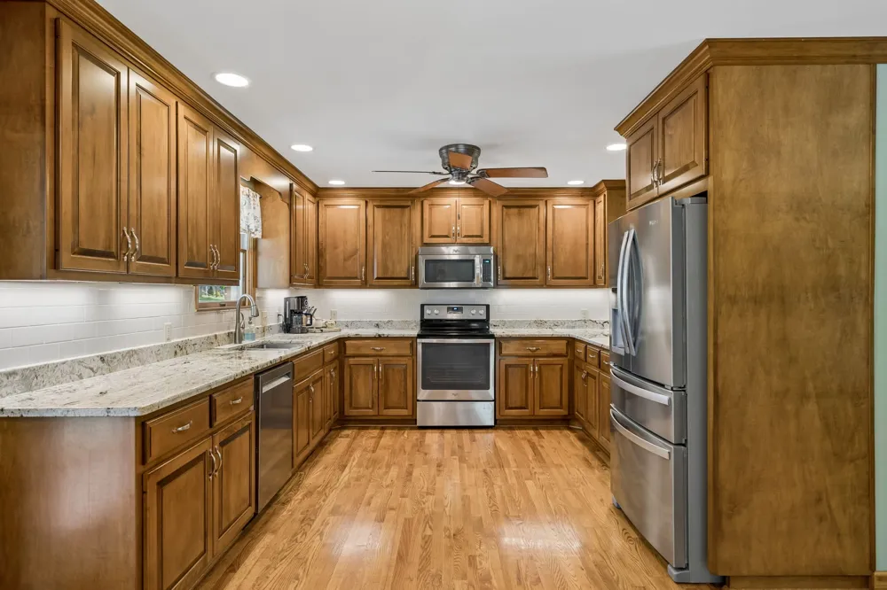 12 Charles Apple Ln Brush Creek, TN 38547