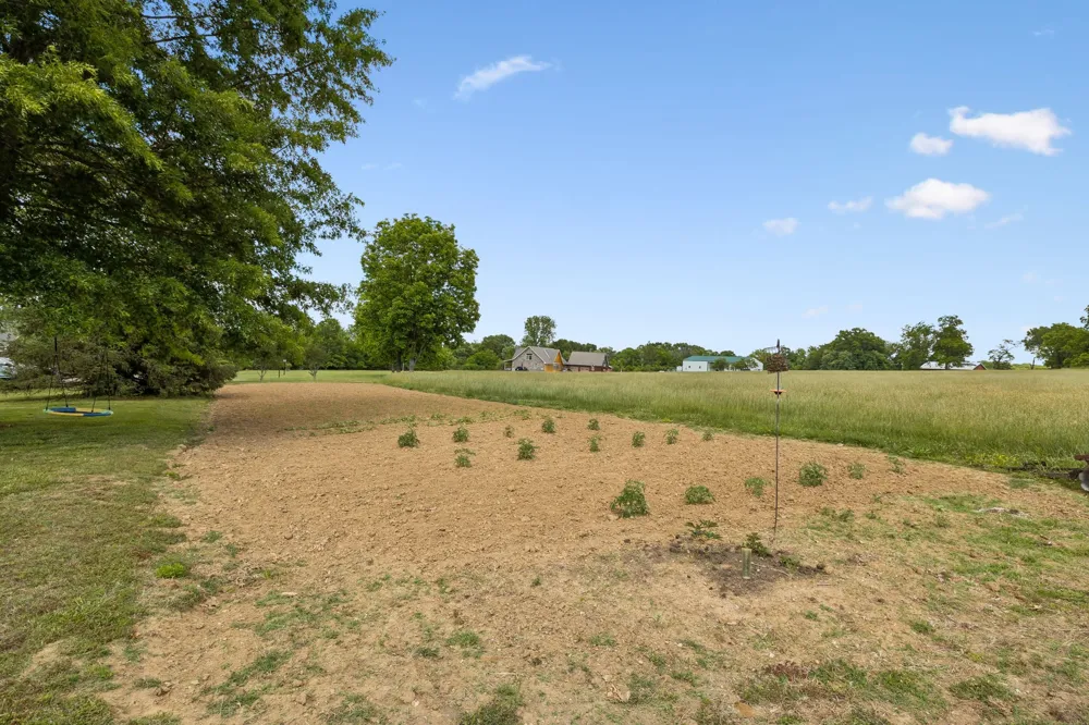 12 Charles Apple Ln Brush Creek, TN 38547