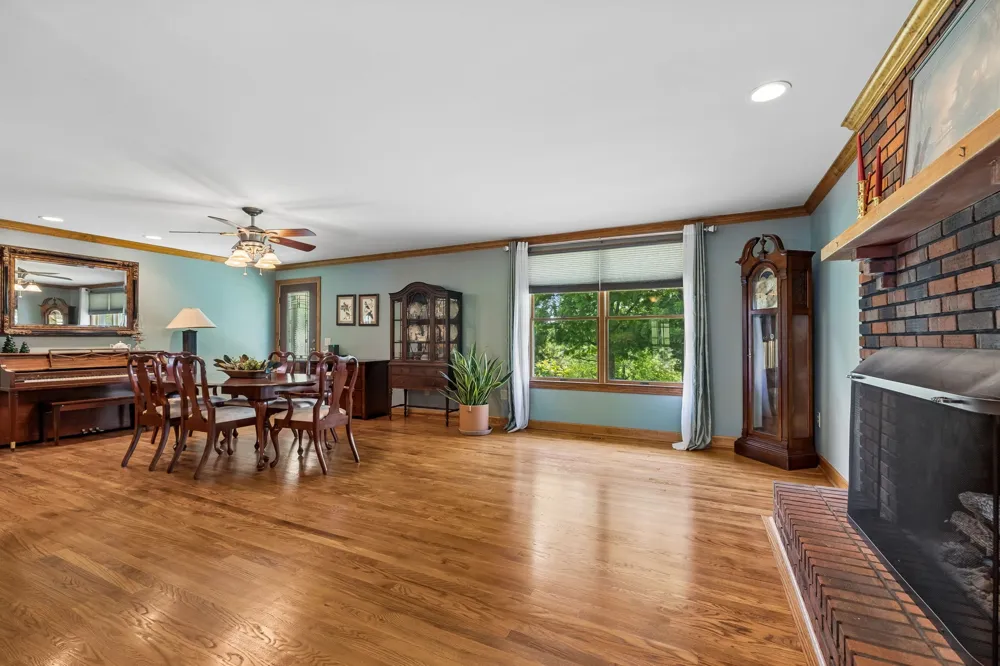 12 Charles Apple Ln Brush Creek, TN 38547
