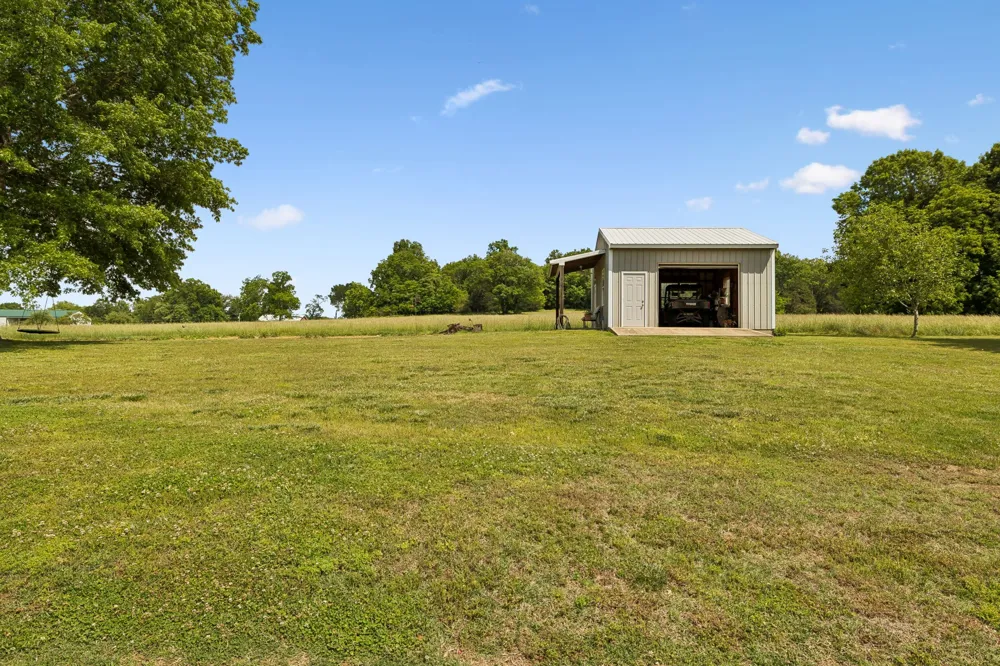12 Charles Apple Ln Brush Creek, TN 38547