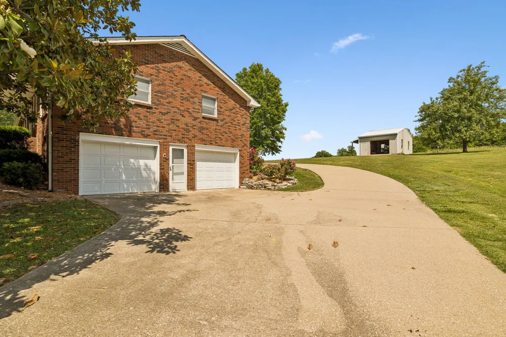 12 Charles Apple Ln Brush Creek, TN 38547