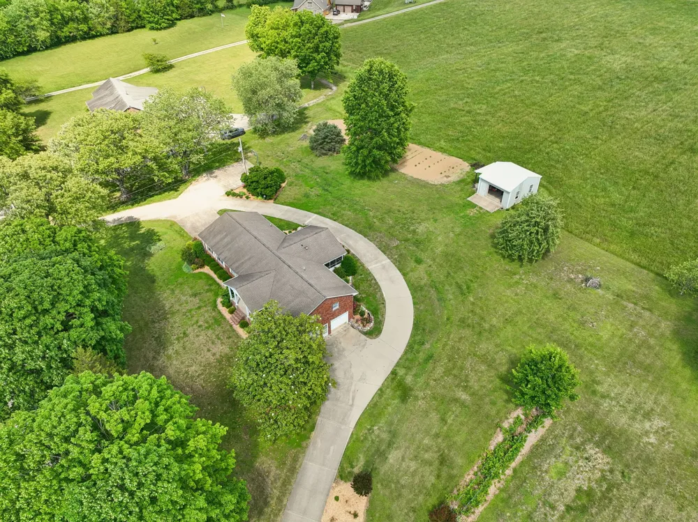 12 Charles Apple Ln Brush Creek, TN 38547
