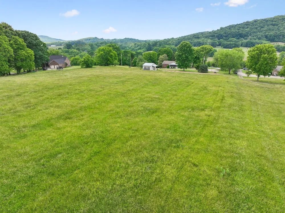 12 Charles Apple Ln Brush Creek, TN 38547