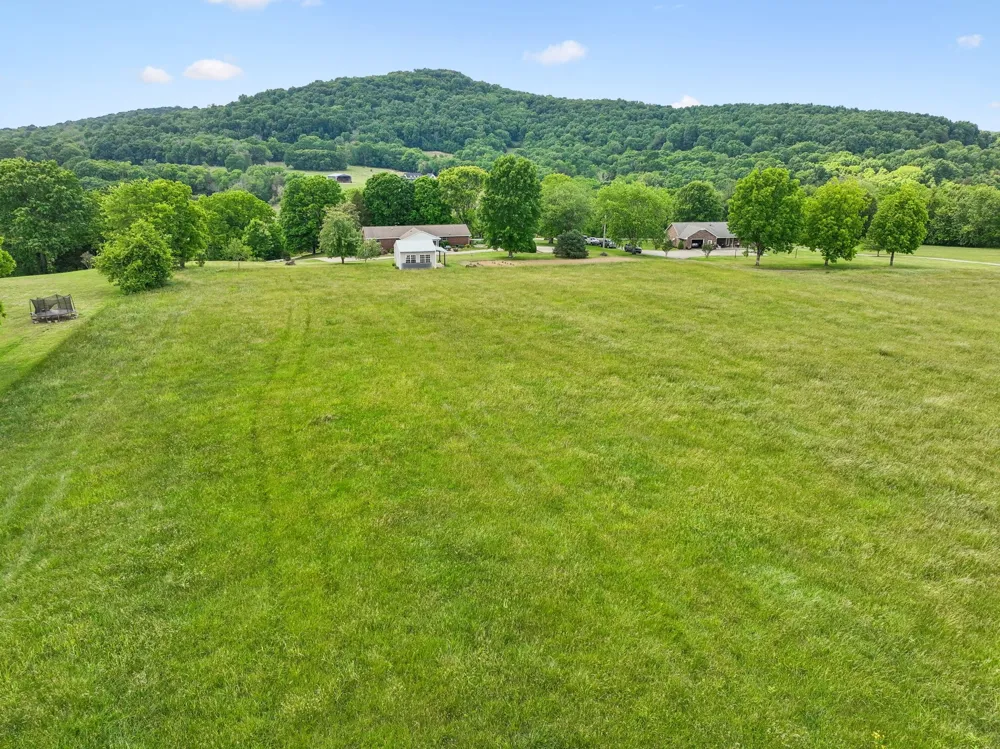 12 Charles Apple Ln Brush Creek, TN 38547