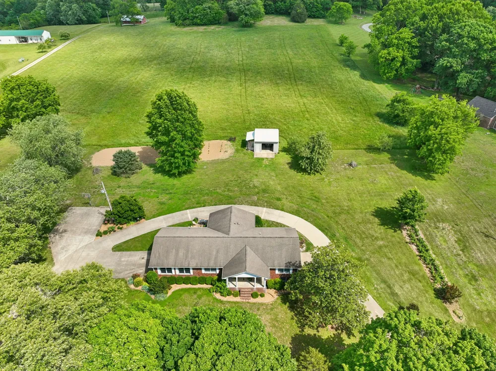 12 Charles Apple Ln Brush Creek, TN 38547