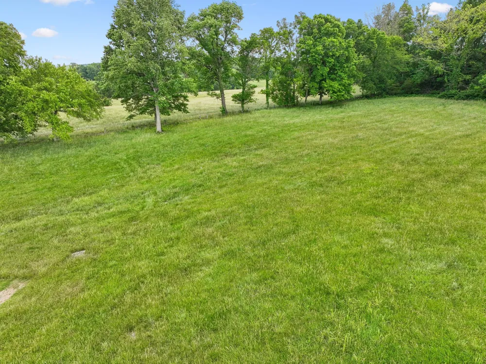 12 Charles Apple Ln Brush Creek, TN 38547