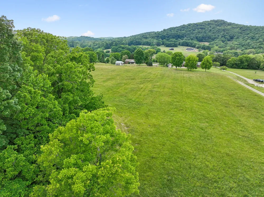 12 Charles Apple Ln Brush Creek, TN 38547