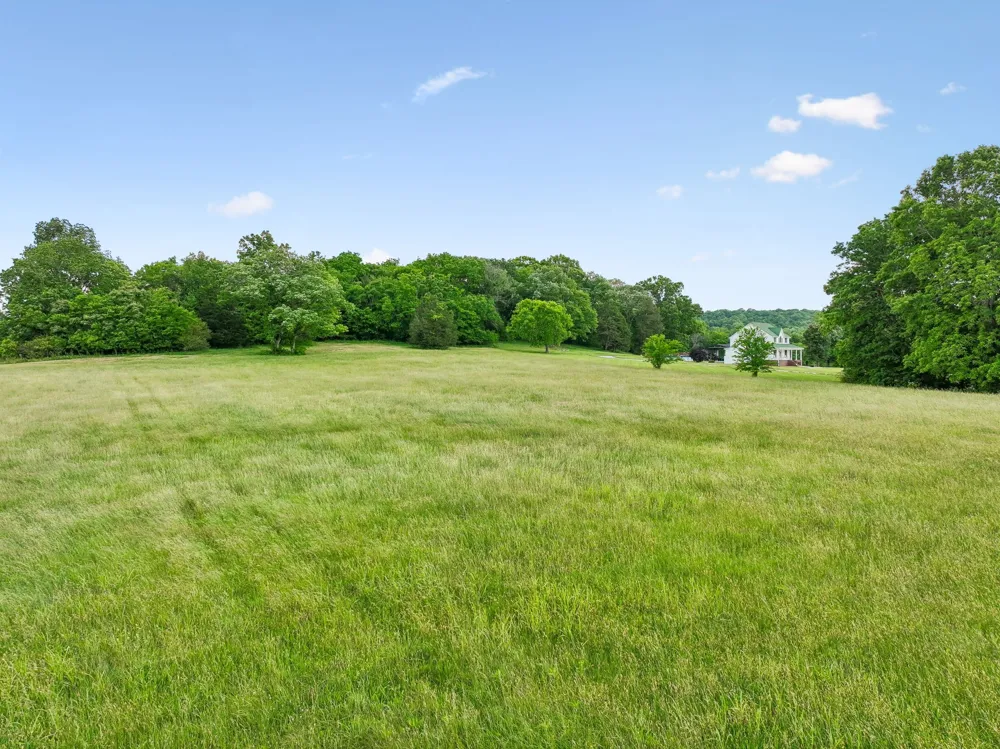 12 Charles Apple Ln Brush Creek, TN 38547