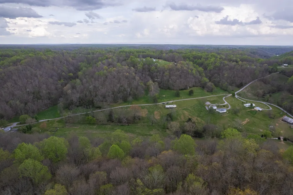 109 Creek Bend Ln Manchester, TN 37355